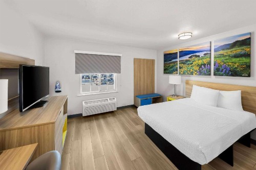 Days Inn & Suites by Wyndham Rochester South - image 18