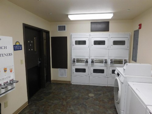 Days Inn & Suites by Wyndham Rochester South - image 25