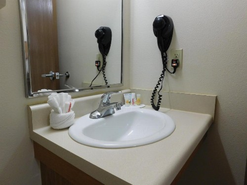 Days Inn & Suites by Wyndham Rochester South - image 35