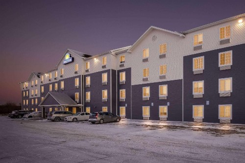 Days Inn & Suites by Wyndham Rochester South - image 4