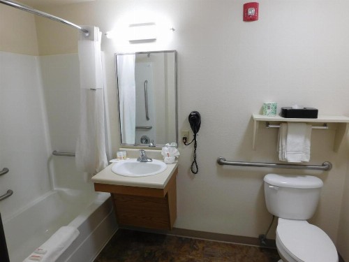 Days Inn & Suites by Wyndham Rochester South - image 42
