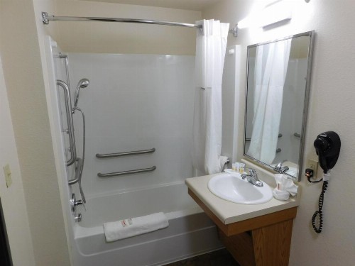 Days Inn & Suites by Wyndham Rochester South - image 44