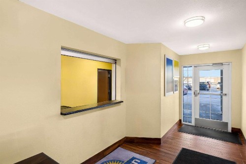 Days Inn & Suites by Wyndham Rochester South - image 6