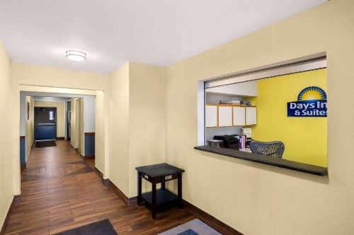 Days Inn & Suites by Wyndham Rochester South - image 7
