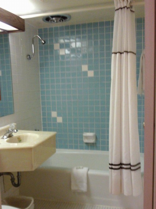 5th Avenue Inn & Suites - image 12