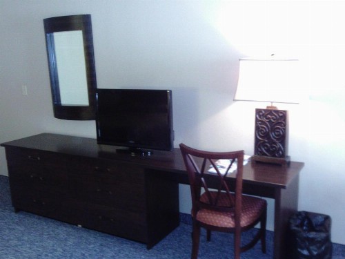 5th Avenue Inn & Suites - image 4