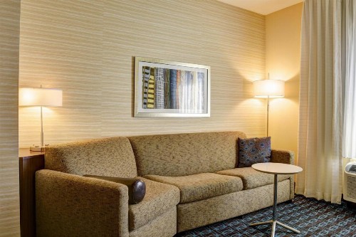 Fairfield Inn & Suites by Marriott Rochester Mayo Clinic Area/Saint Marys - image 17