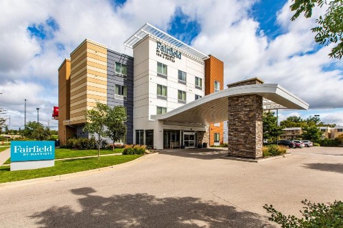 Fairfield Inn & Suites by Marriott Rochester Mayo Clinic Area/Saint Marys - image 2