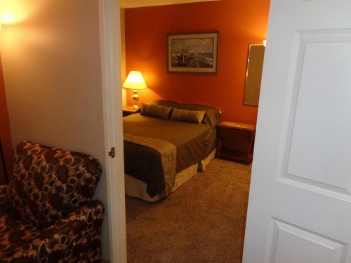 Riverview Suites Apartments - image 10