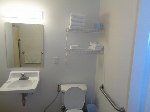 Riverview Suites Apartments - image 6