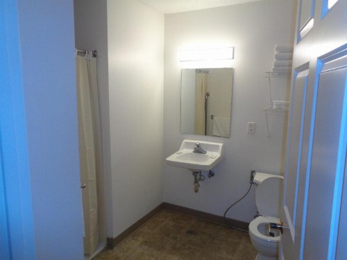 Riverview Suites Apartments - image 7