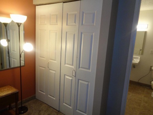 Riverview Suites Apartments - image 8
