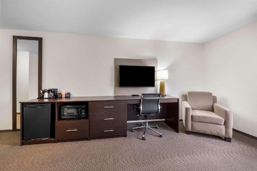Sleep Inn & Suites West-Near Medical Center - image 14