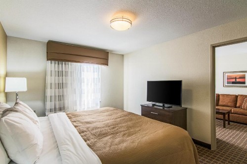 Sleep Inn & Suites West-Near Medical Center - image 15