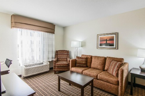 Sleep Inn & Suites West-Near Medical Center - image 17
