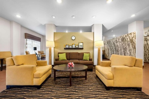 Sleep Inn & Suites West-Near Medical Center - image 4