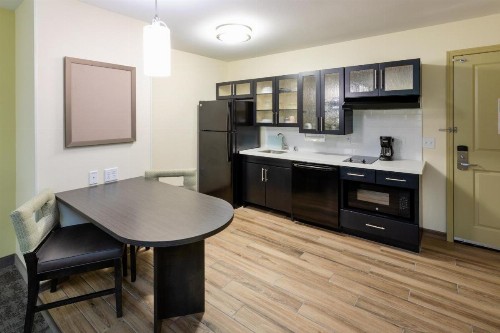 Candlewood Suites DTWN Medical Center - image 16