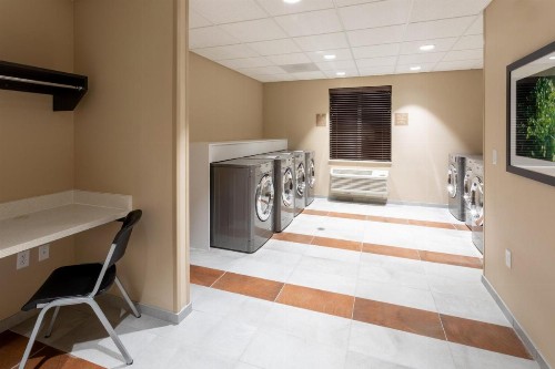 Candlewood Suites DTWN Medical Center - image 34