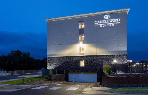 Candlewood Suites DTWN Medical Center - image 4