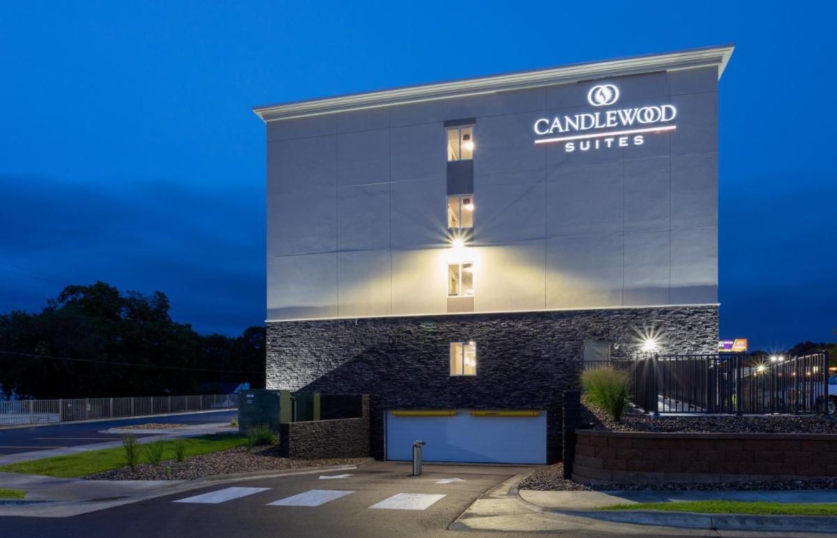 Candlewood Suites DTWN Medical Center - image 4