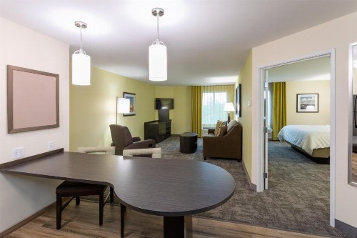 Candlewood Suites DTWN Medical Center - image 6