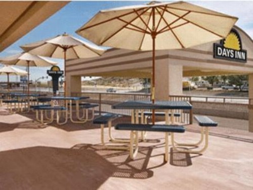 Days Inn by Wyndham Rock Springs - image 2