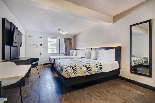 Econo Lodge Rock Springs - image 21