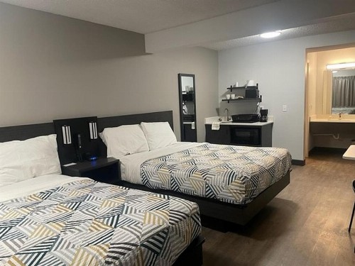 Econo Lodge Rock Springs - image 25