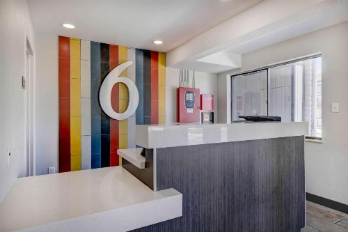 Econo Lodge Rock Springs - image 32
