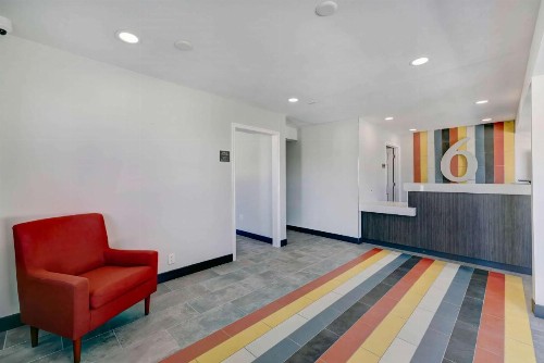 Econo Lodge Rock Springs - image 36