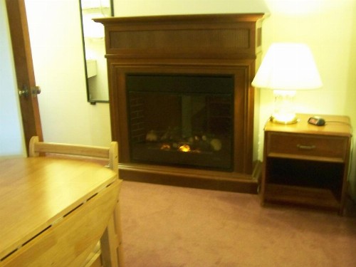 Golden Knight Inn and Suites - image 38