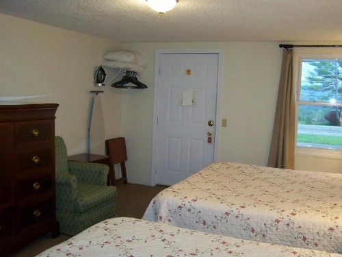 Golden Knight Inn and Suites - image 42