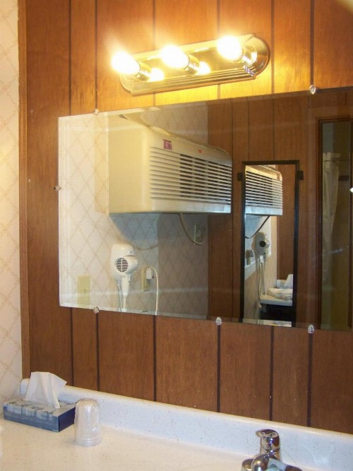 Golden Knight Inn and Suites - image 47