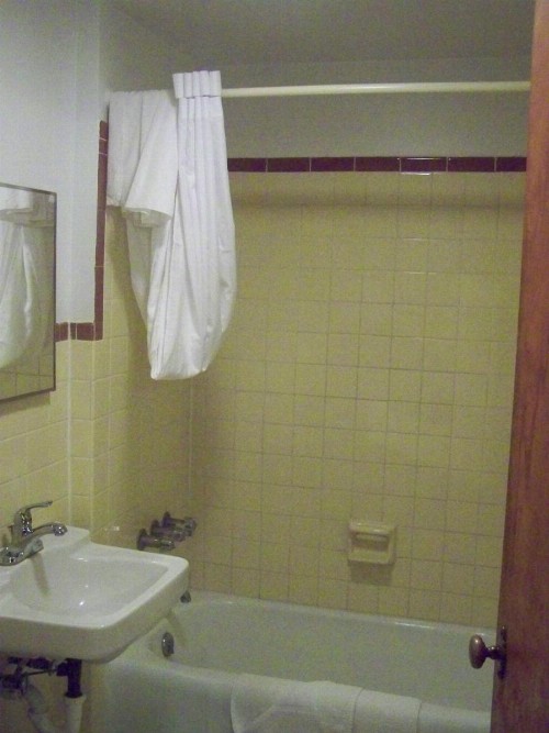 Golden Knight Inn and Suites - image 49