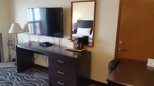 Tradewinds Motel - image 11
