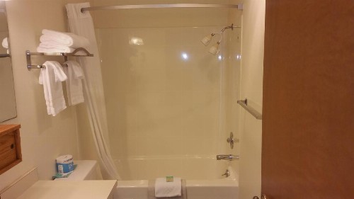 Tradewinds Motel - image 23