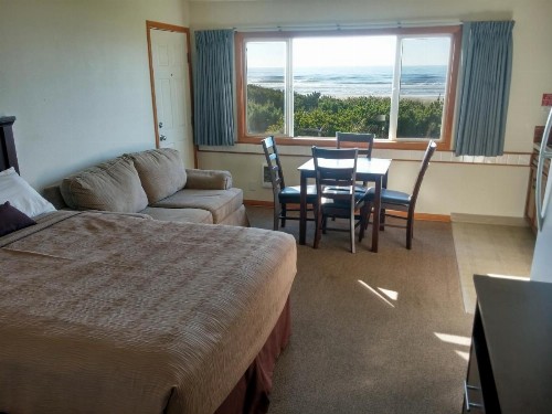 Silver Sands - image 14