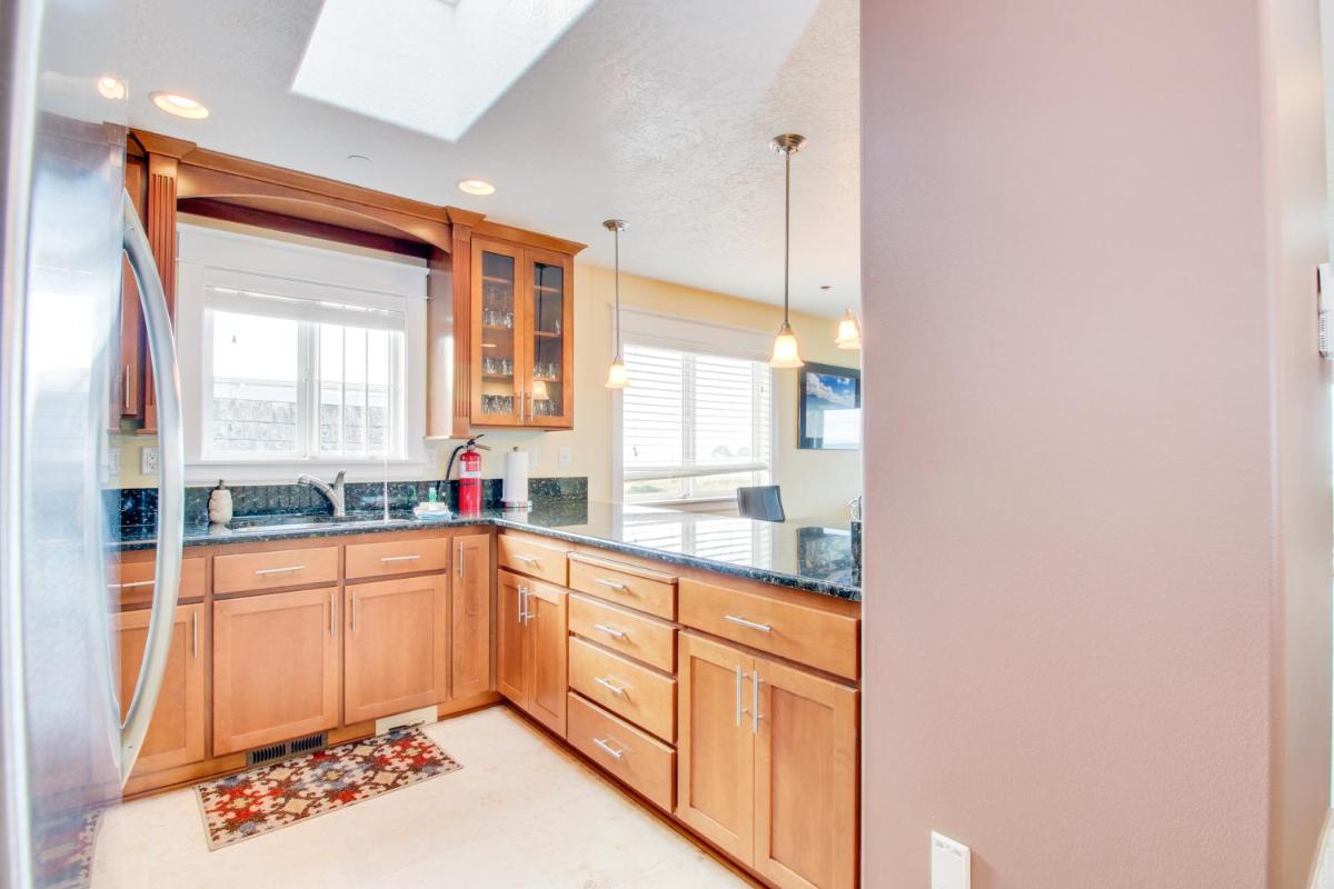 Salt Water Beach House - image 7