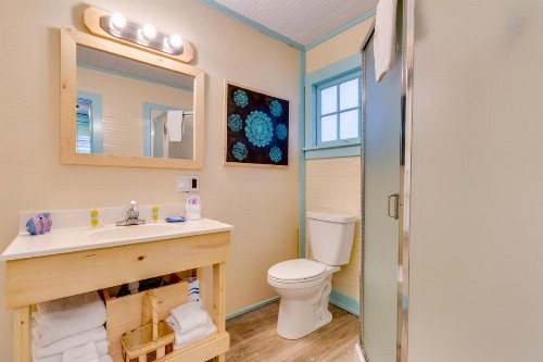 Orange Beacon House - image 11