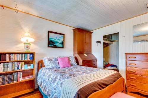 Orange Beacon House - image 6