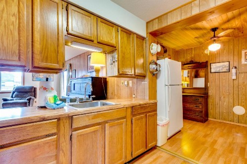 Orange Beacon House - image 8