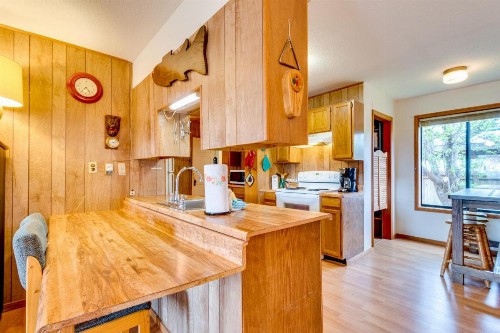 Orange Beacon House - image 9
