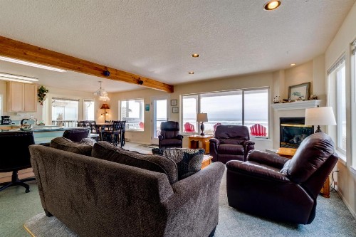 Ace's Beach House - image 12