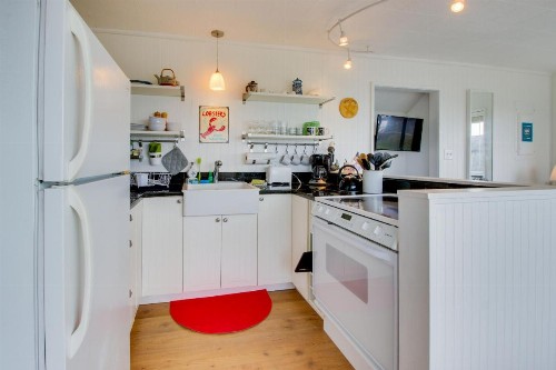 Second Tide - Oceanview Cottage - image 10