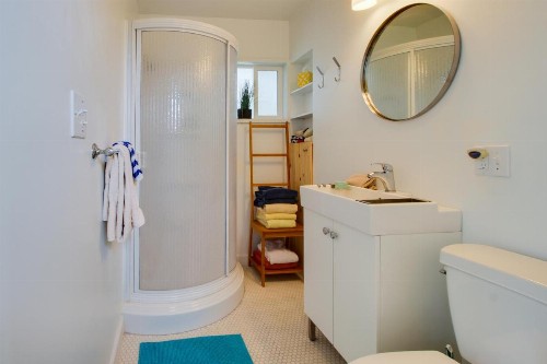 Second Tide - Oceanview Cottage - image 11
