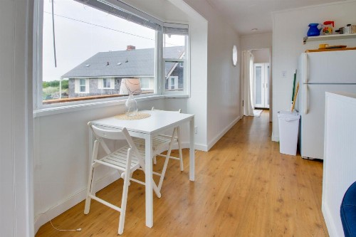 Second Tide - Oceanview Cottage - image 7