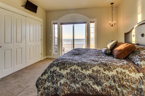 Palm Beach At Rockaway Beach - image 10