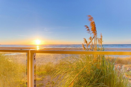 Palm Beach At Rockaway Beach - image 12