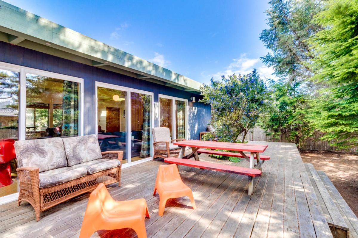 Beach Modern Retreat - image 7