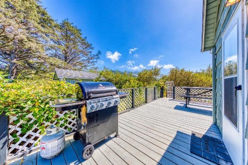 Cottage by the Sea - image 10